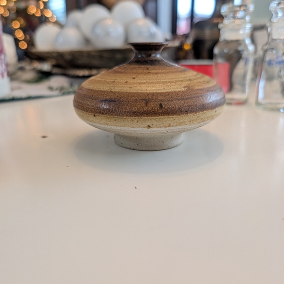 MCM Danish Vintage Brown and Tan Studio Pottery Ceramic Vase Artist Signed - Picture 15 of 16